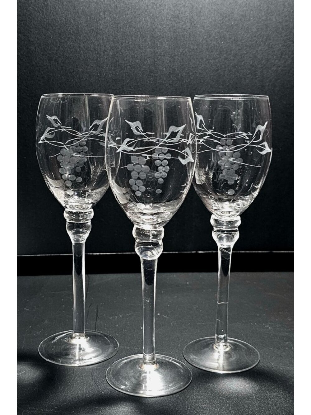 3 Vintage Etched Grapevine Wine Glasses Long Stem Crystal Goblets decorative 8" - Picture 5 of 6